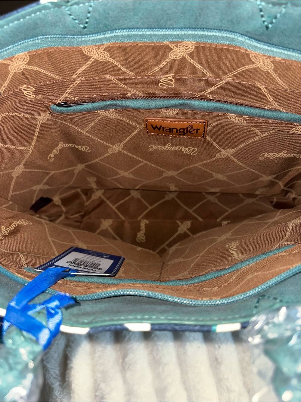 NWT Wrangler Cow Print Tote Bag & Wristlet Set Green Crossbody Straps - Picture 4 of 12